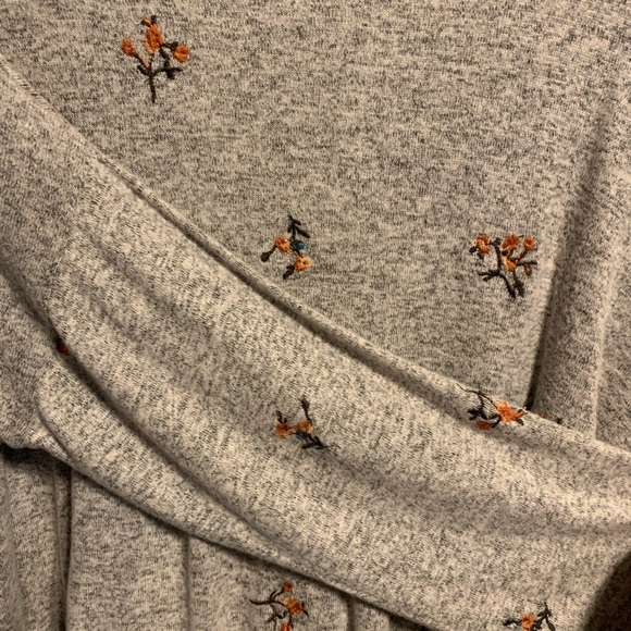 Francesca’s Women’s Sweater Size XL - Picture 6 of 12